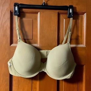 Harper Wilde Base T-Shirt Bra Lightly-Lined Underwire Bra size 38C